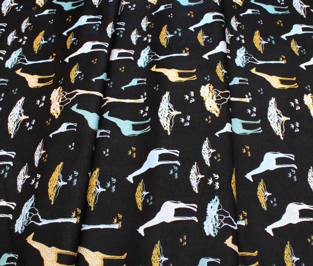 Camelot Fabrics Safari Dreams 29180105-02 Giraffe in Black