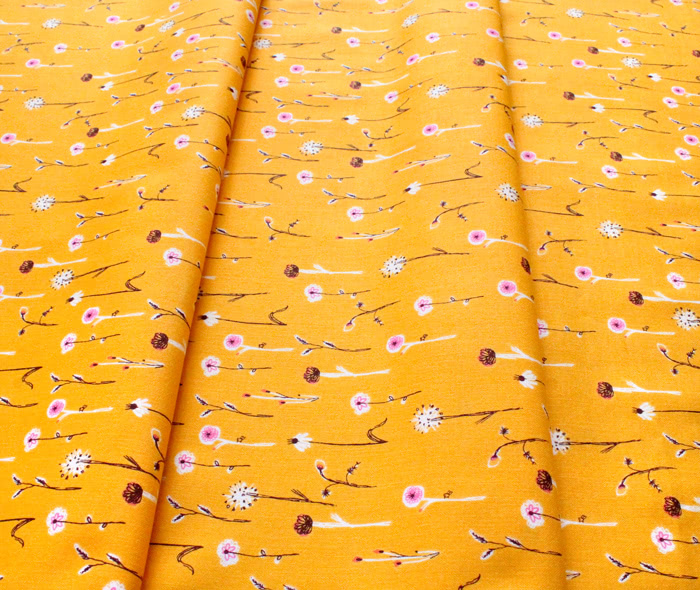Windham Fabrics / Far Far Away 3 / 52757-13 Wildflowers Marigold