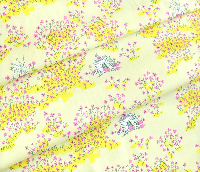 Windham Fabrics / Lucky Rabbit / 53244-8 Fairy House Yellow