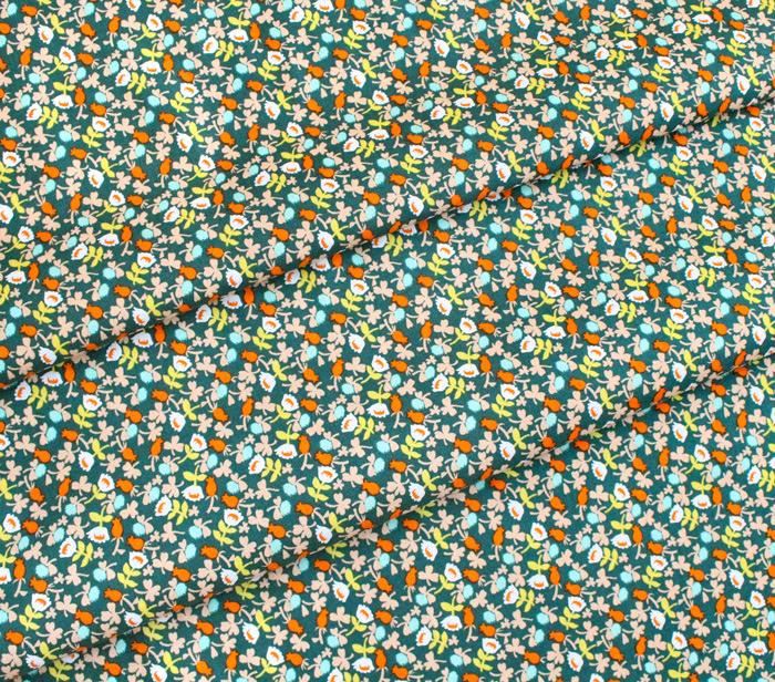Windham Fabrics / Lucky Rabbit / 37027A-10 Calico Dk Teal